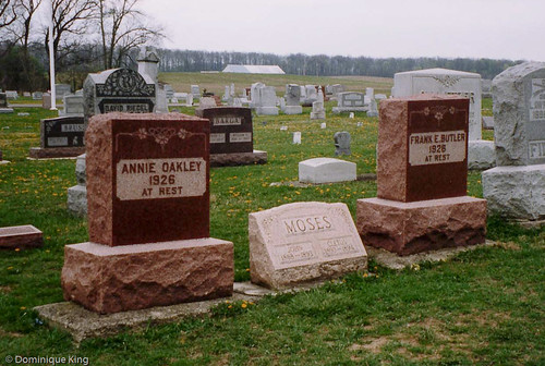 Annie Oakley Gravesite-2